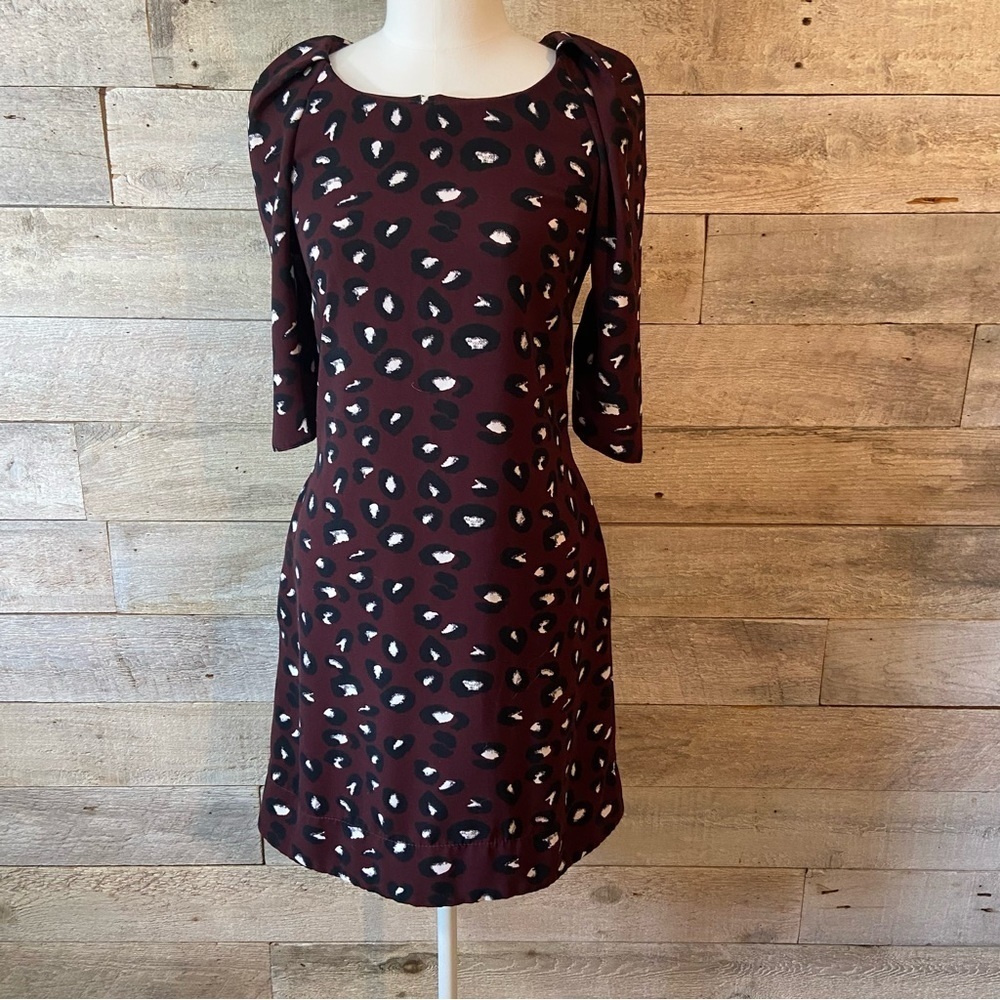 Closet women’s burgundy animal‎ print dress  in size 6